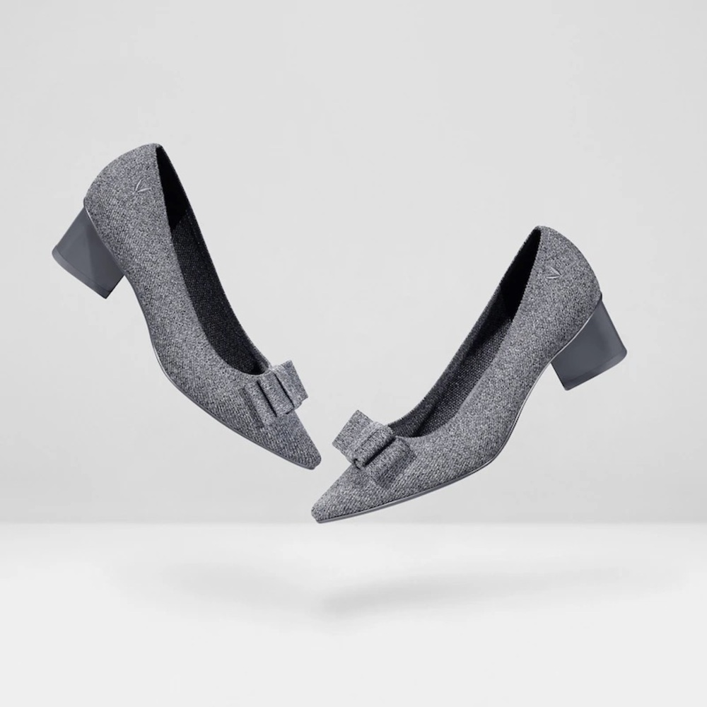 Vivaia Titli pointed toe bow heels size 41 (US 9.5)
